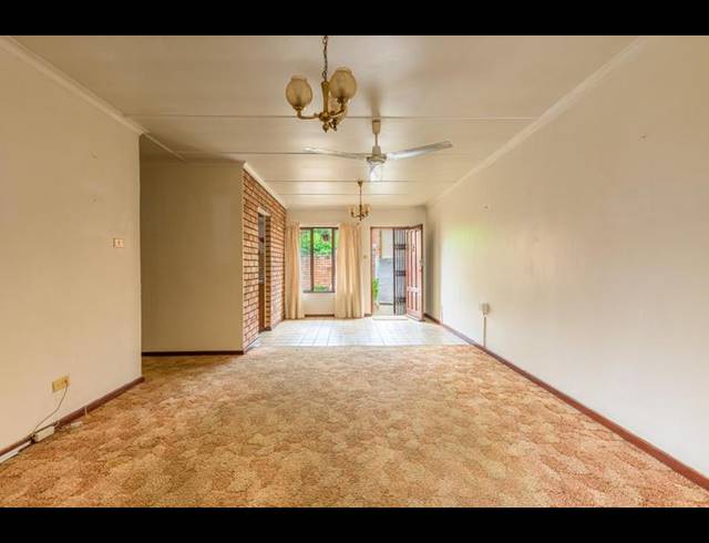 3 BEDROOM TOWNHOUSE FOR SALE IN OAK PARK